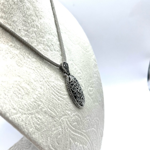 Cookie Lee Silver and Black Filigree Pendant Necklace Snake Chain - Picture 3 of 10